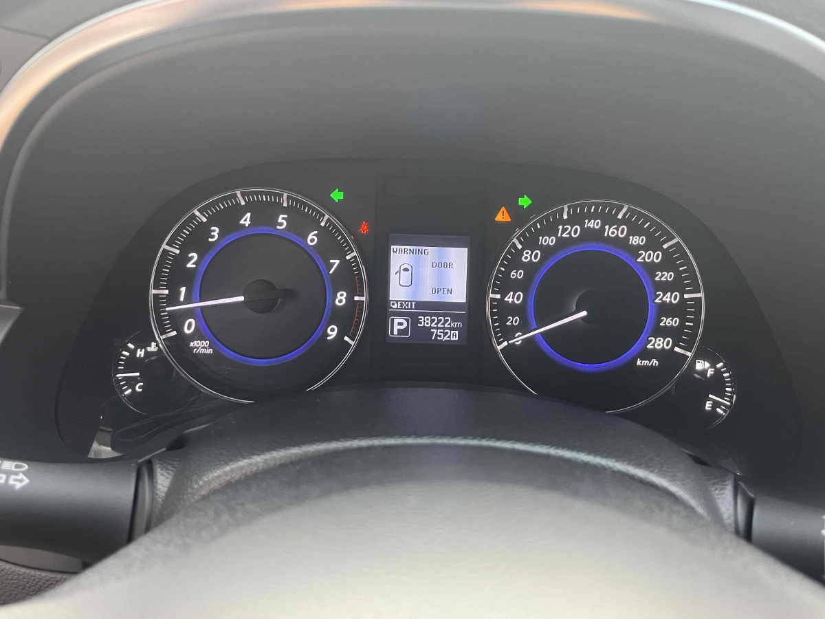 英菲尼迪 QX70  2015款 3.7L 絕影版圖片