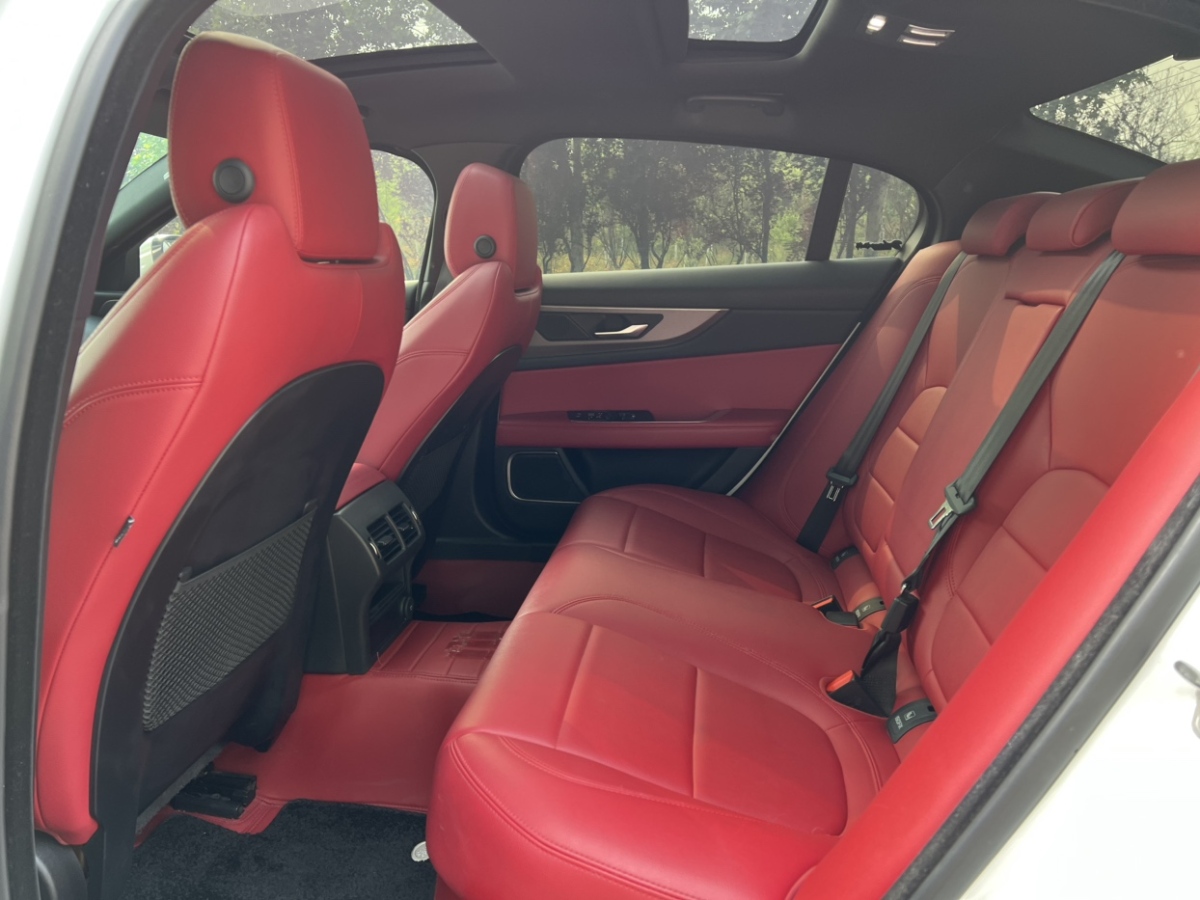 捷豹 XEL  2021款 2.0T 200PS R-DYNAMIC 青春運(yùn)動(dòng)版圖片