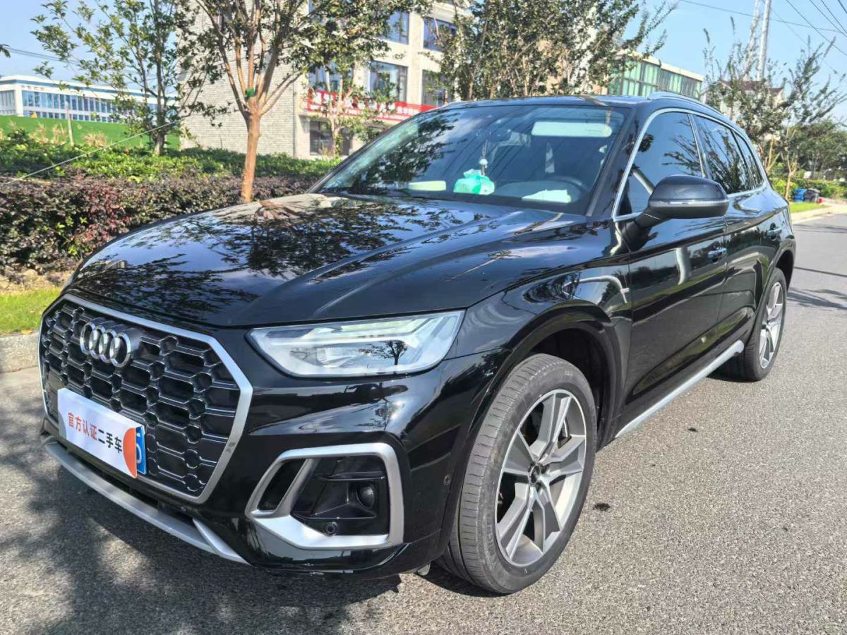 奥迪 奥迪Q5 e-tron  2022款 40 e-tron 星耀型 机甲套装图片