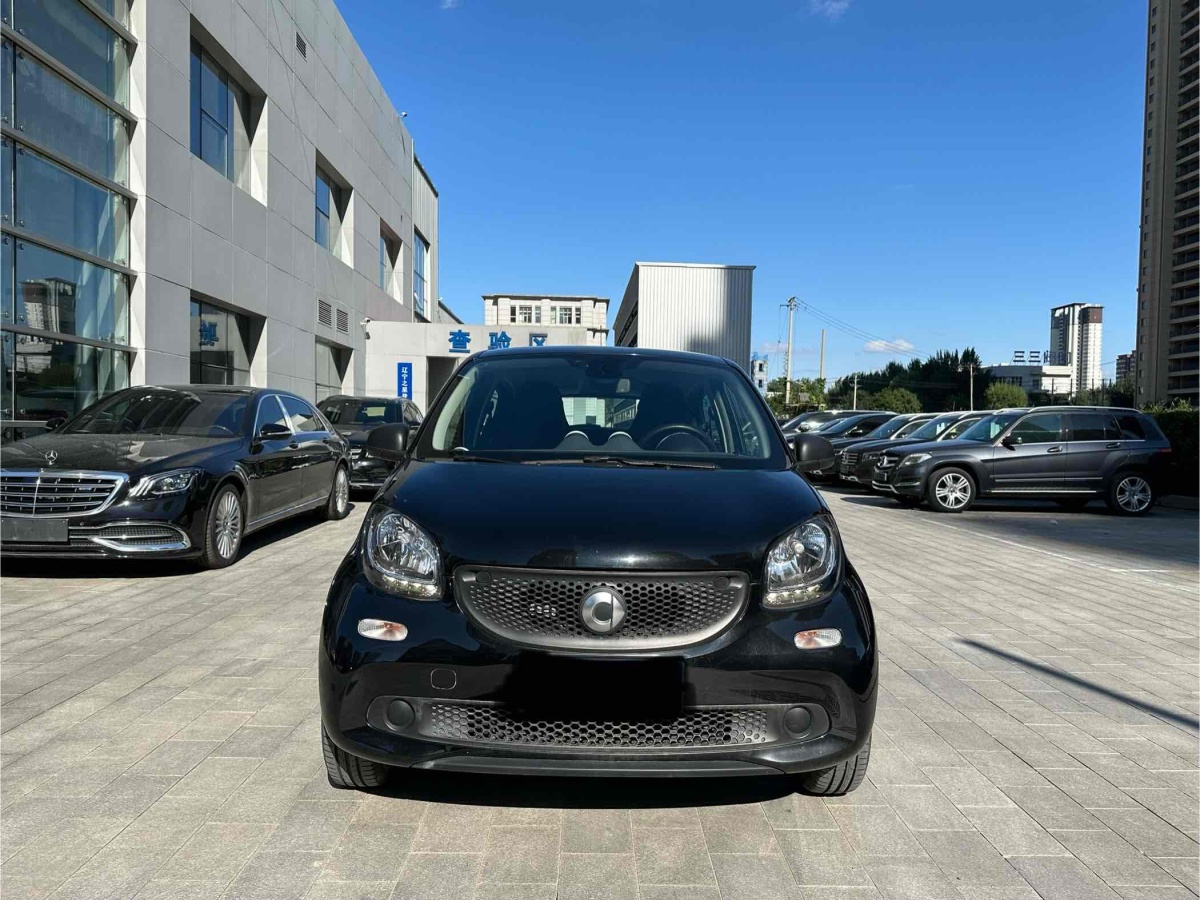 smart forfour  2016款 1.0L 52千瓦靈動(dòng)版圖片