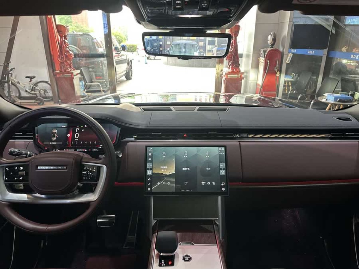 路虎 攬勝  2024款 3.0 L6 400PS 創(chuàng)世加長版圖片