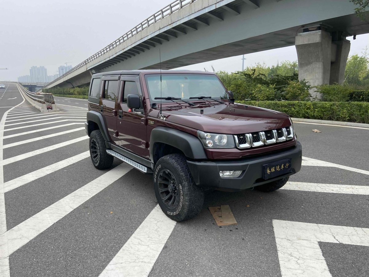 北京 BJ40  2016款 40L 2.3T 自動(dòng)四驅(qū)尊享版圖片