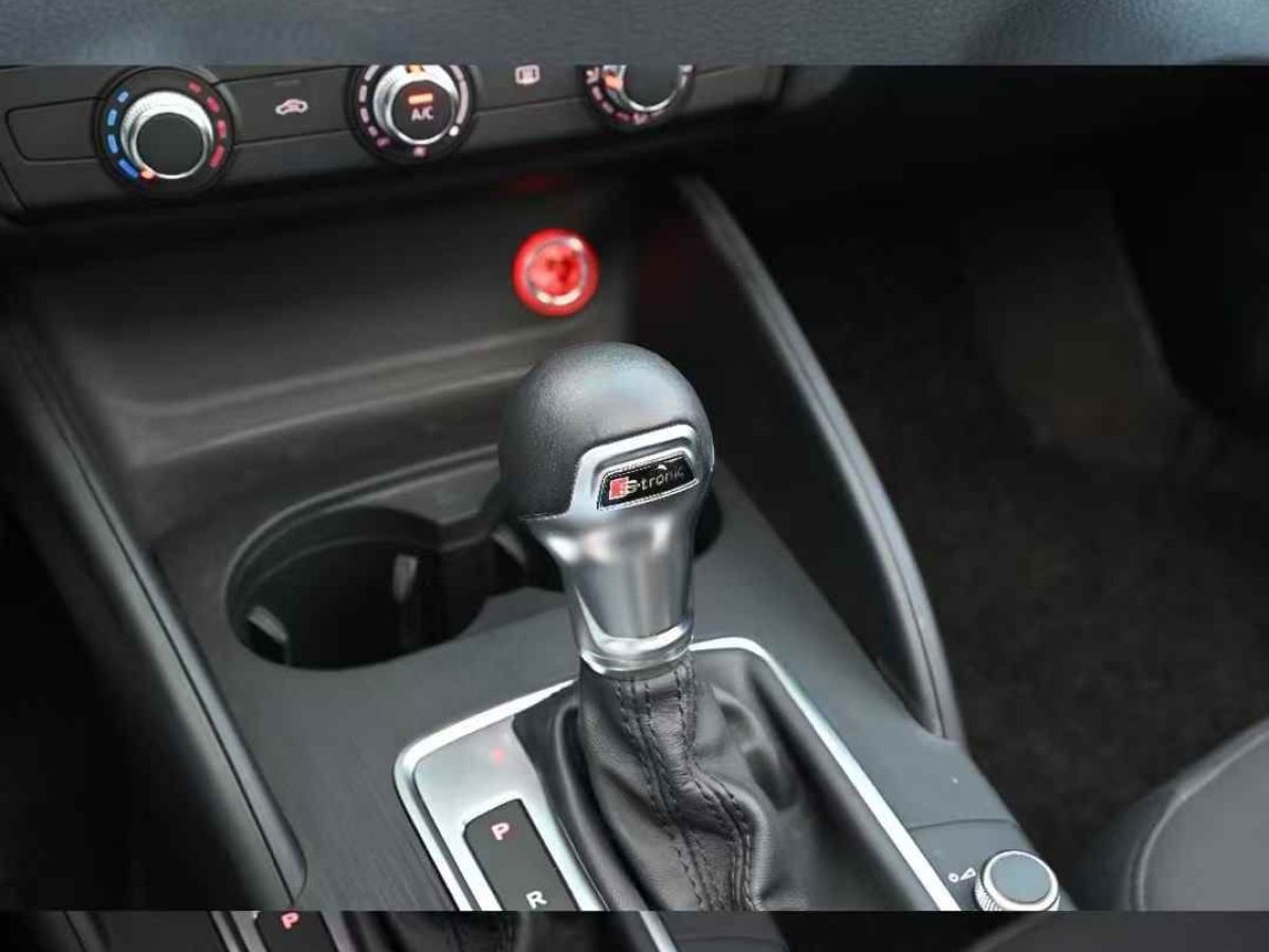 奧迪 奧迪A3  2015款 A3 1.4TFSI 35TFSI 百萬紀(jì)念智領(lǐng)型圖片