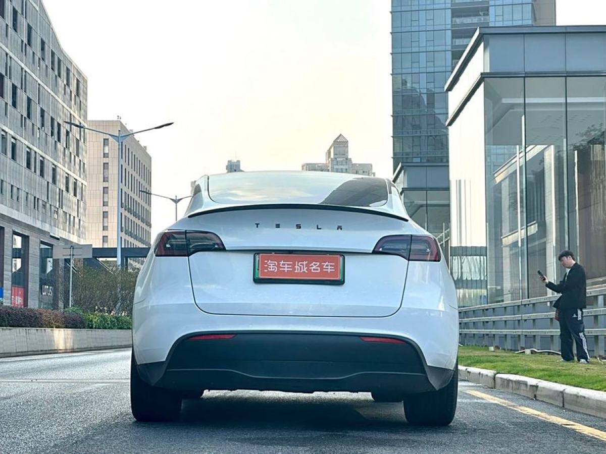 特斯拉 Model 3  2021款 改款 標(biāo)準(zhǔn)續(xù)航后驅(qū)升級(jí)版圖片