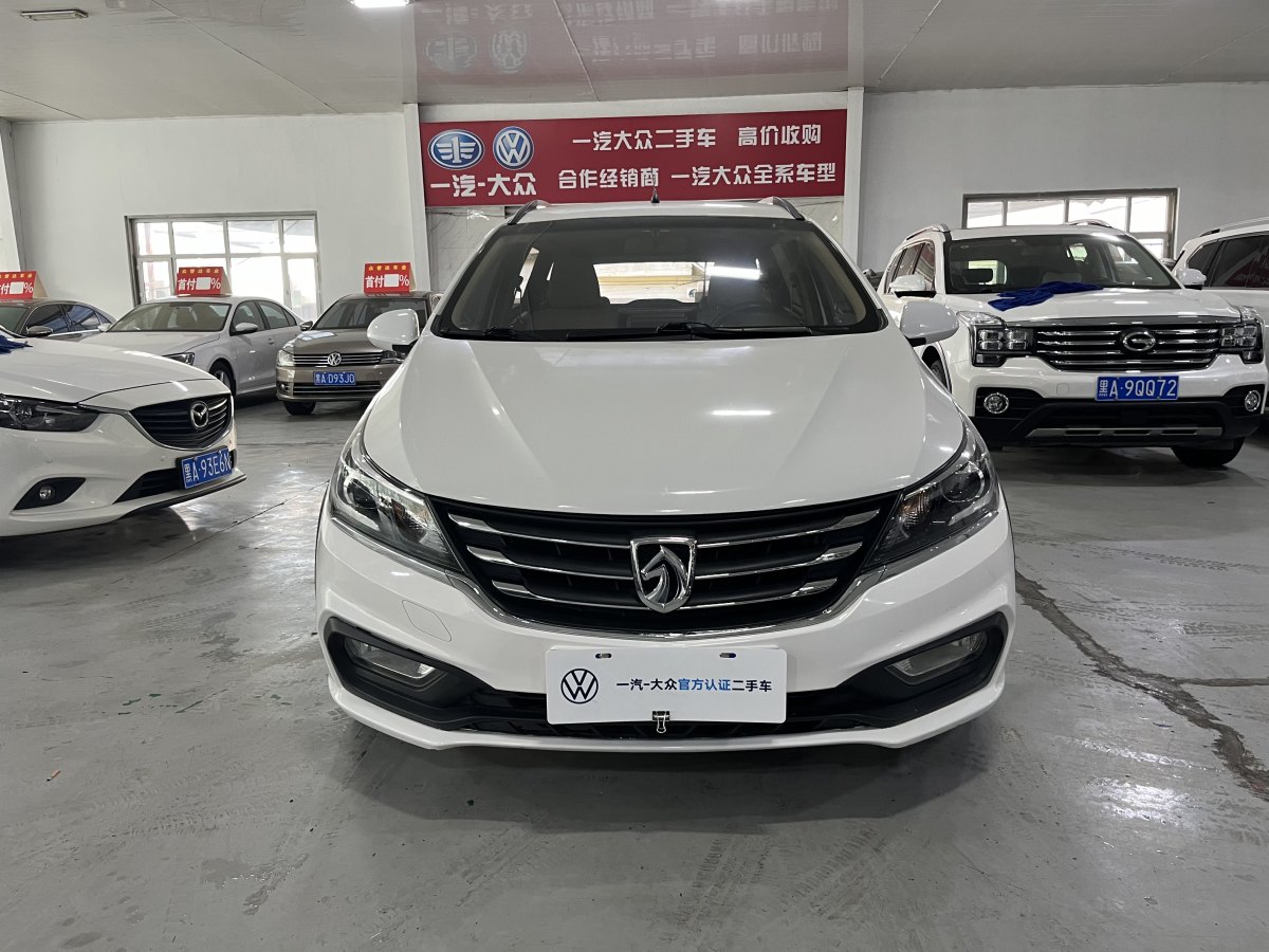 寶駿 730  2016款 1.5L 手動(dòng)舒適型 7座圖片