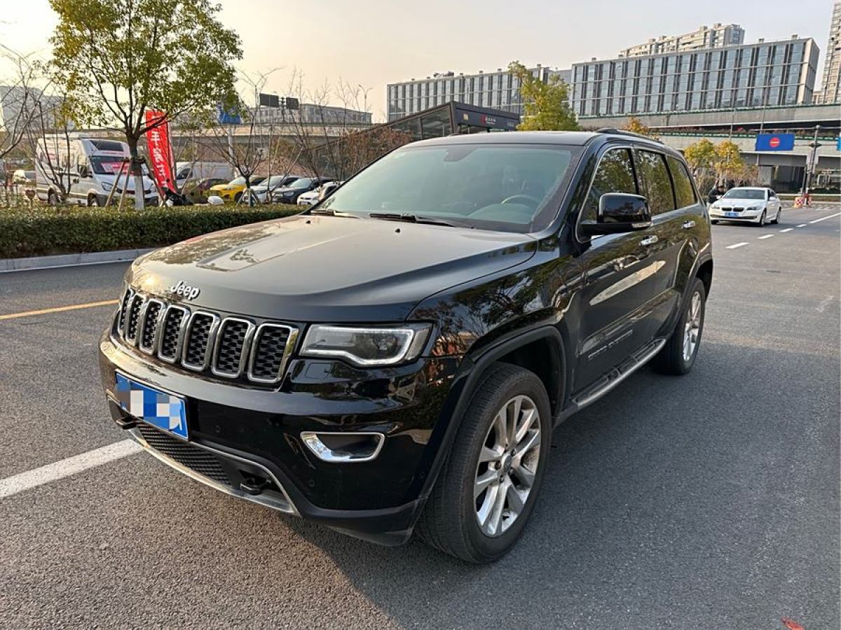 Jeep 大切諾基  2017款 3.0L 精英導航版圖片