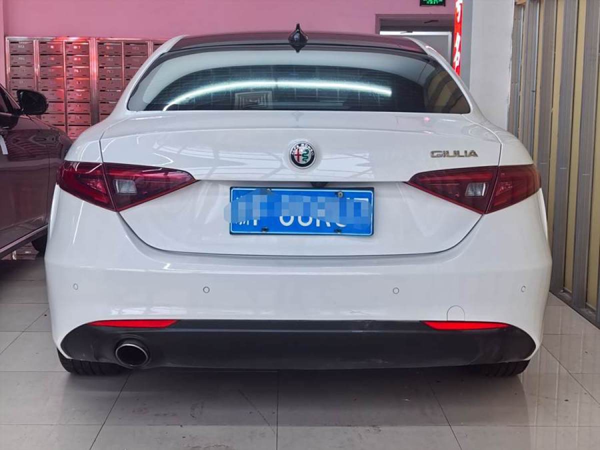 阿爾法·羅密歐 Giulia  2017款 2.0T 200HP 豪華版圖片