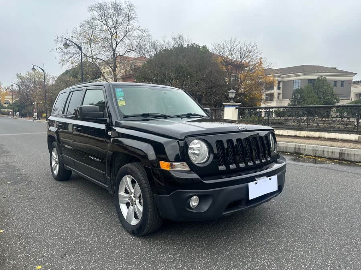 Jeep 自由客  2014款 2.4L 豪華導航版圖片