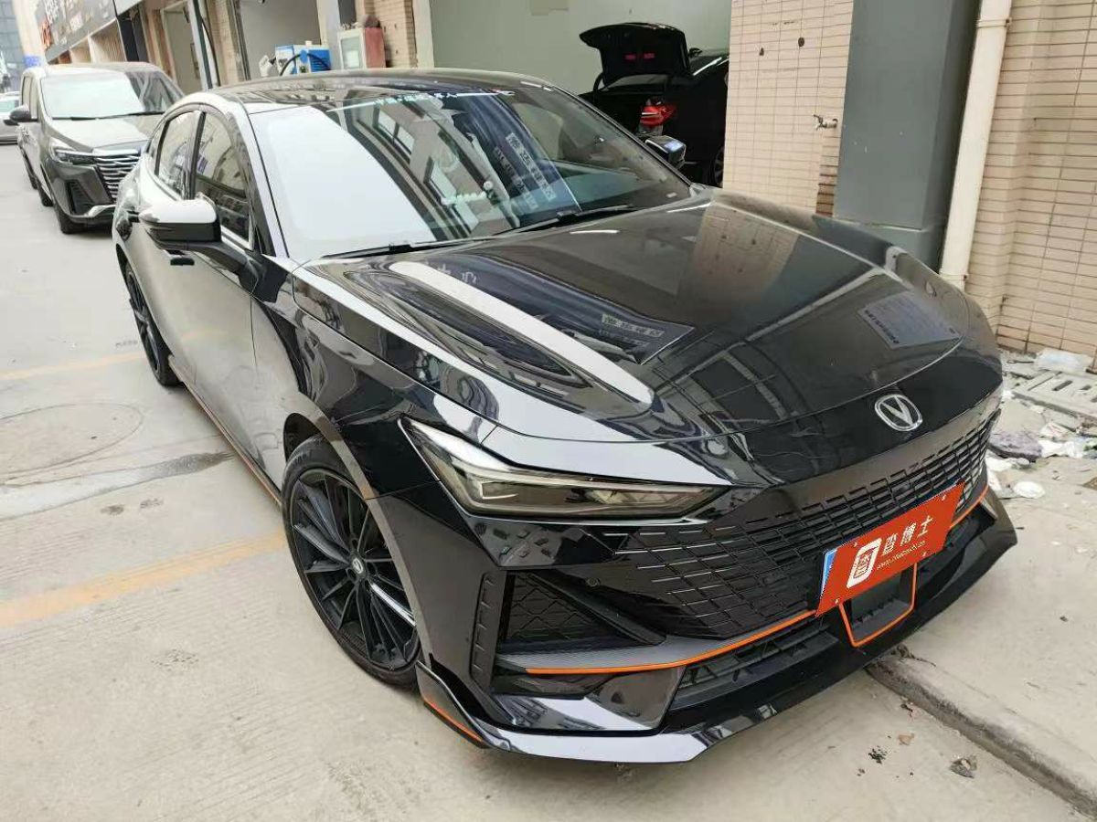 長(zhǎng)安 長(zhǎng)安UNI-V  2024款 1.5T 尊享型圖片