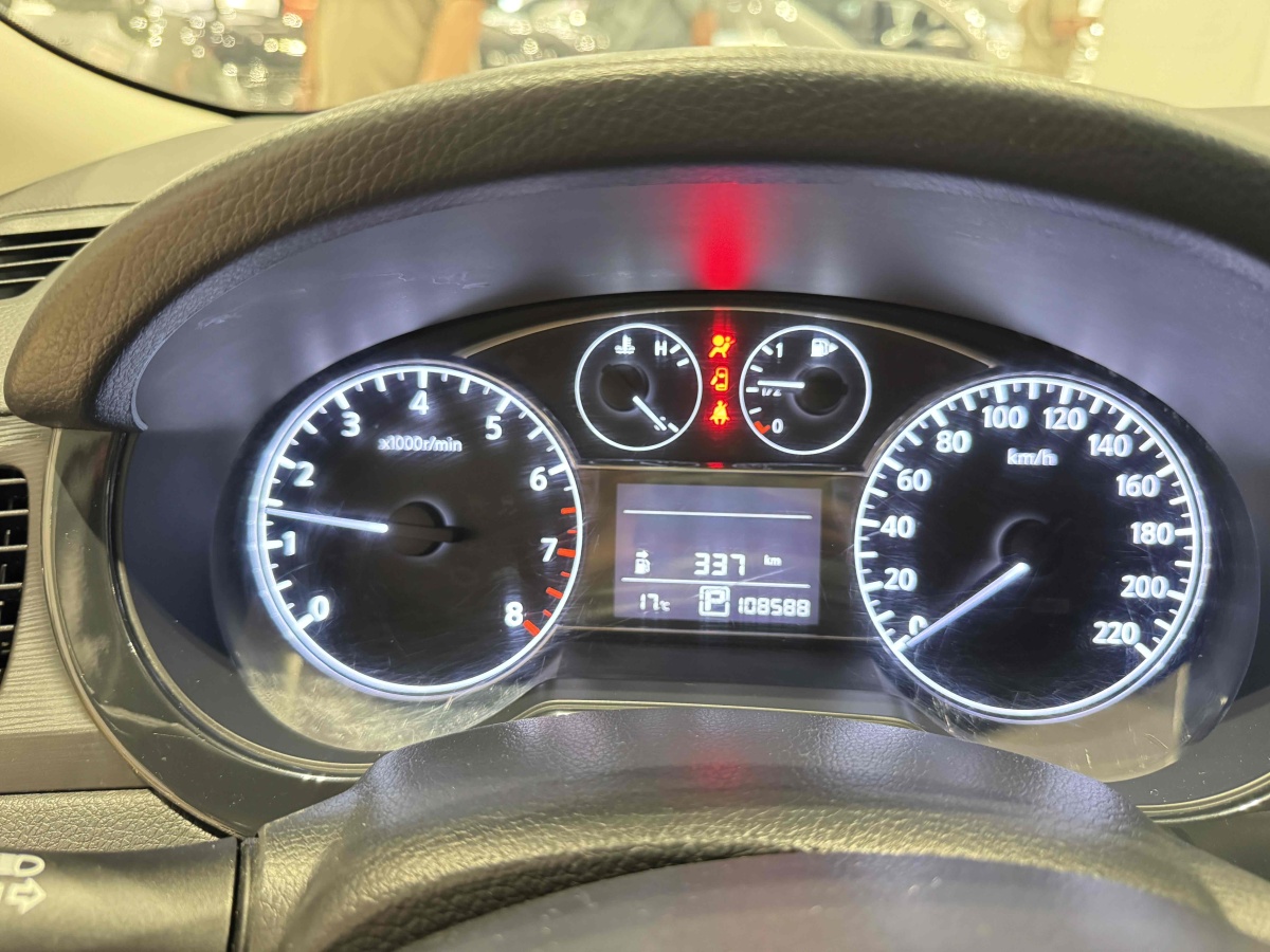日產(chǎn) 騏達  2013款 1.6L CVT酷咖版圖片