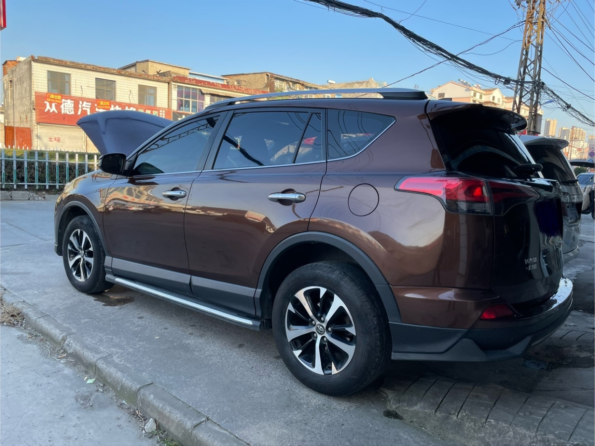 豐田 RAV4榮放  2018款 2.0L CVT兩驅(qū)風(fēng)尚X版圖片