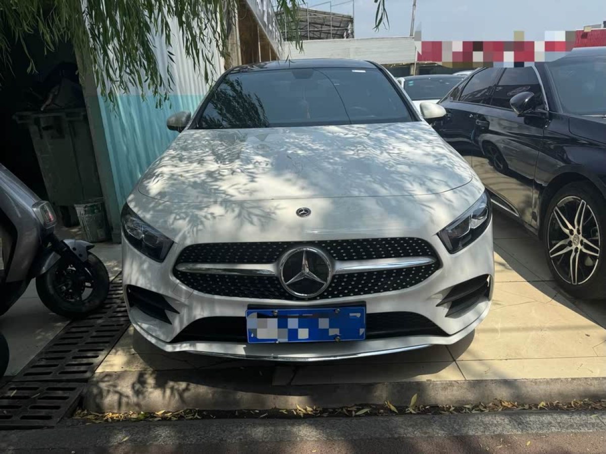 奔馳 奔馳A級(jí)  2023款 A 200 L 時(shí)尚型圖片