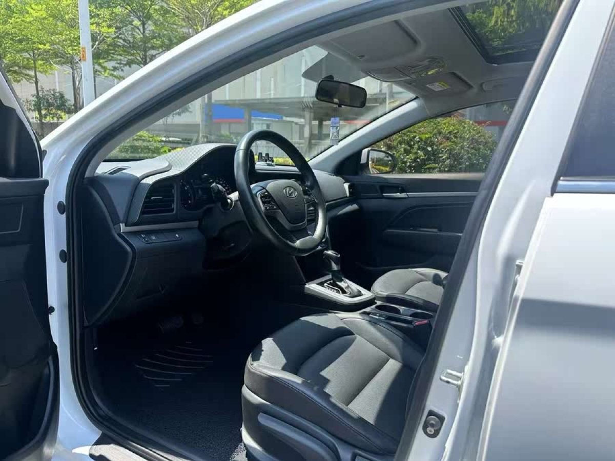現(xiàn)代 領(lǐng)動  2019款 1.5L CVT智炫?精英型圖片