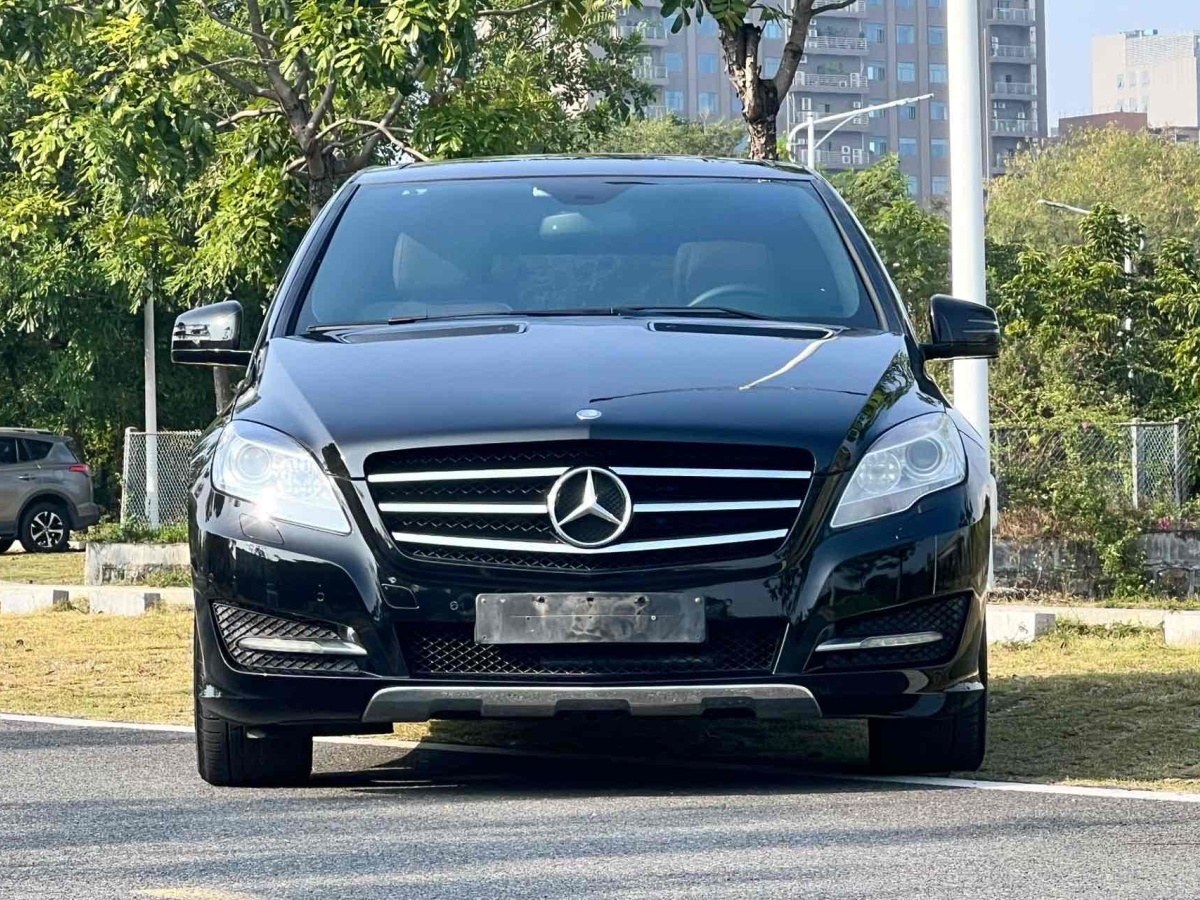 奔馳 奔馳R級(jí)  2015款 R 400 4MATIC 商務(wù)型圖片