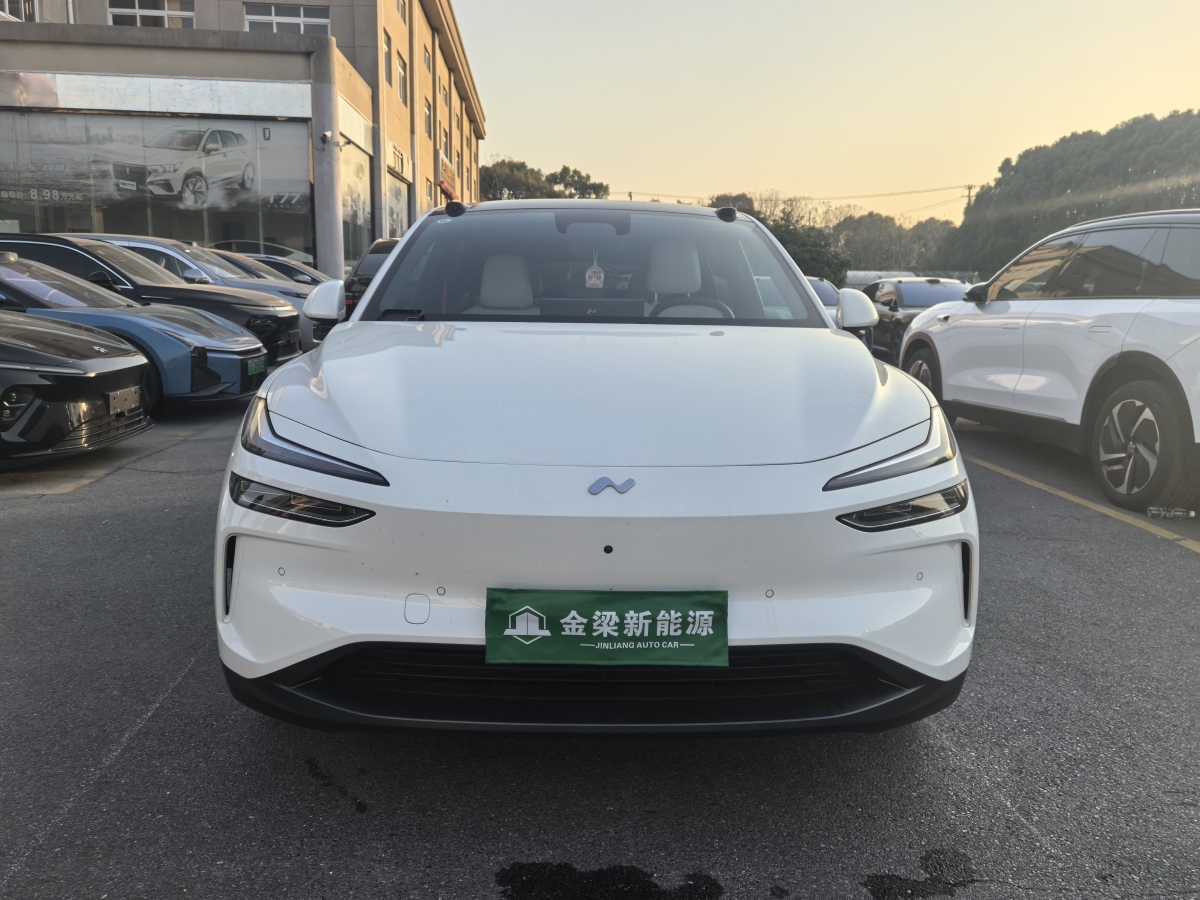 蔚來(lái) 樂(lè)道L60  2024款 60kwh 后驅(qū)版圖片