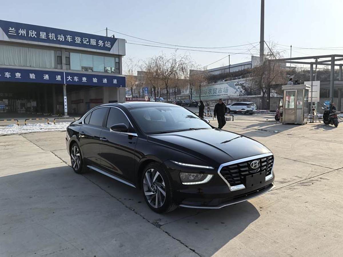 現(xiàn)代 名圖  2021款 1.8L CVT尊貴版LUX圖片