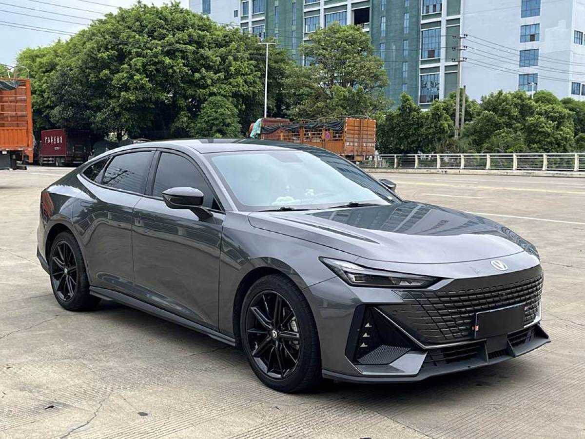 長(zhǎng)安 長(zhǎng)安UNI-V  2022款 1.5T 尊貴型圖片