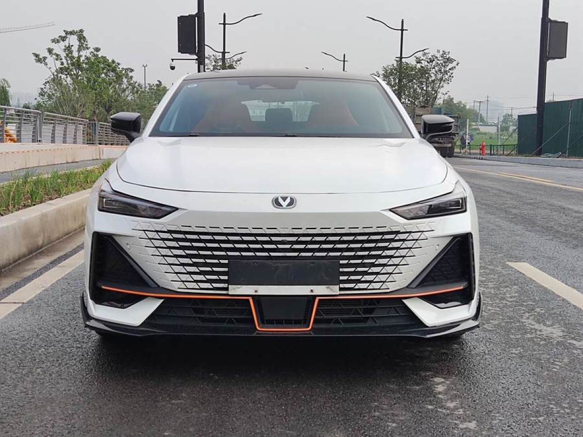 長(zhǎng)安 長(zhǎng)安UNI-V  2023款 1.5T 運(yùn)動(dòng)版圖片