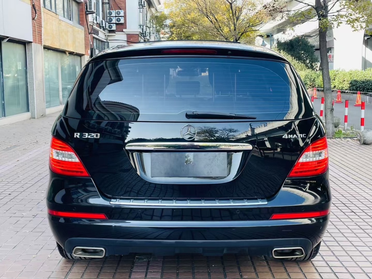 奔馳 奔馳R級  2014款 R 320 4MATIC 商務(wù)型圖片