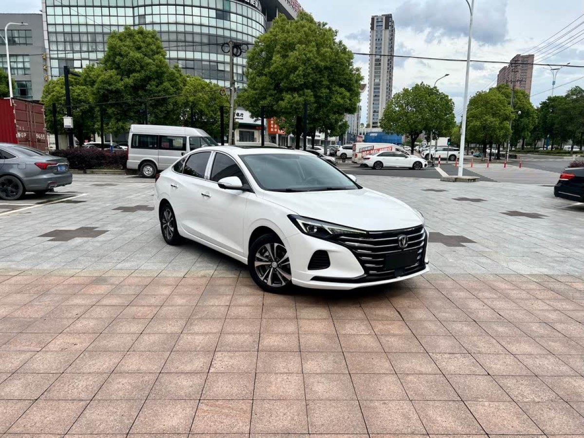 長(zhǎng)安 逸動(dòng)  2021款 PLUS 1.6L GDI CVT豪華型圖片