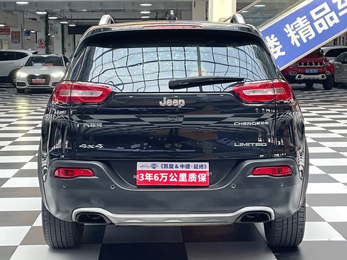 Jeep 自由光  2016款 2.4L 優(yōu)越版圖片