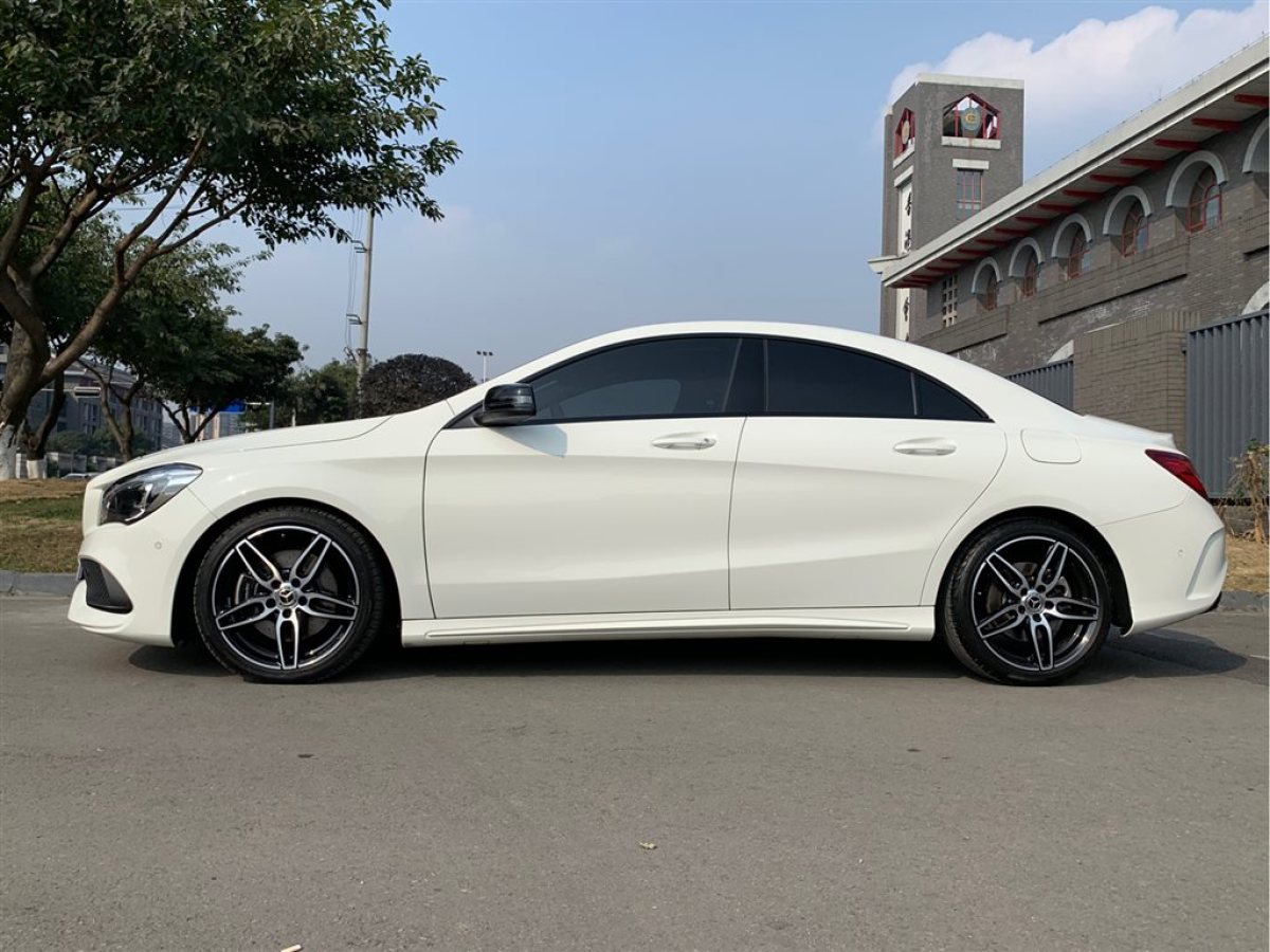 【成都】2018年02月 奔馳 奔馳cla級 2017款 cla 220 4matic 自動檔