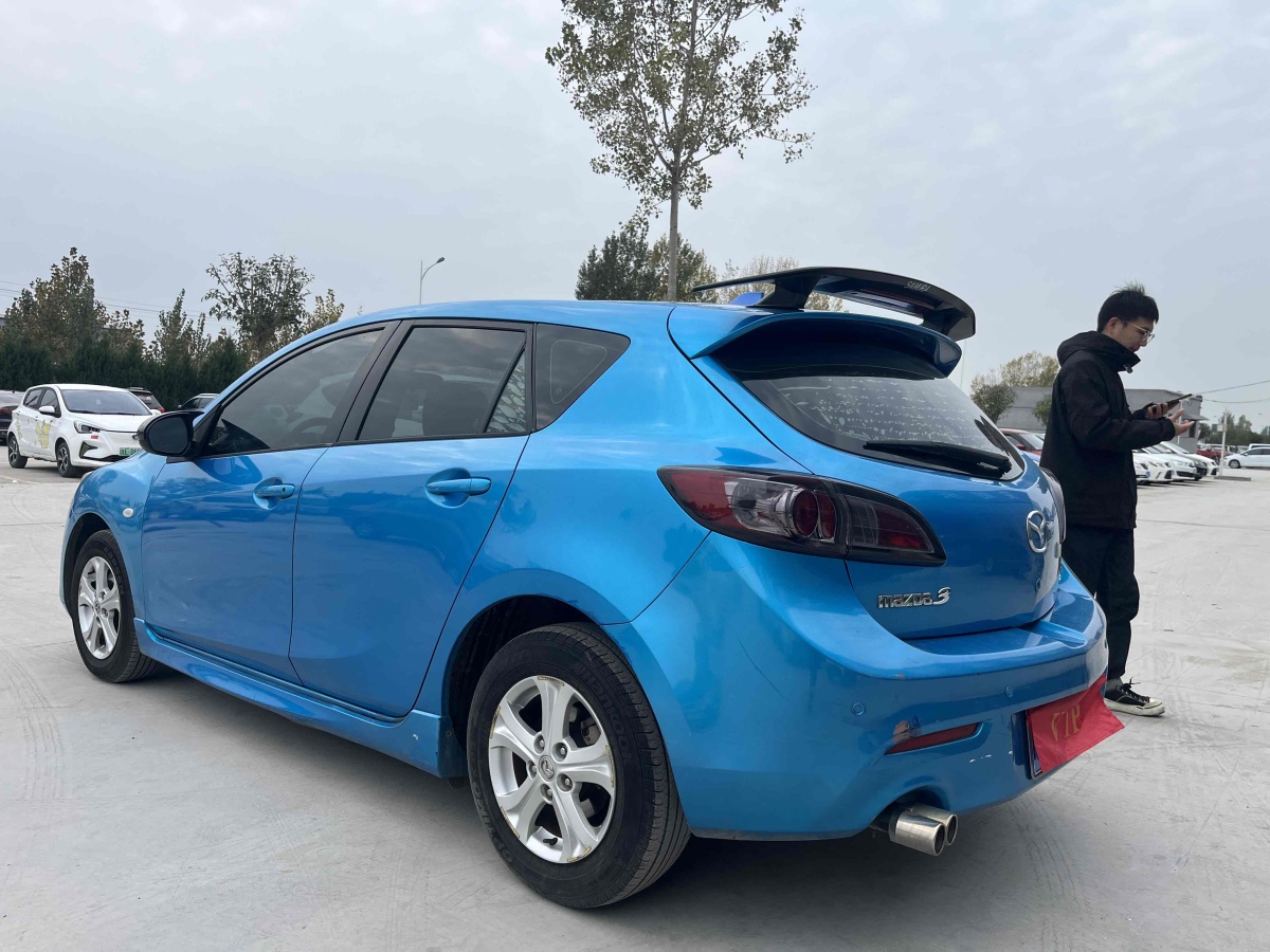 馬自達 馬自達3  2012款 1.6L 自動經(jīng)典標(biāo)準(zhǔn)型圖片