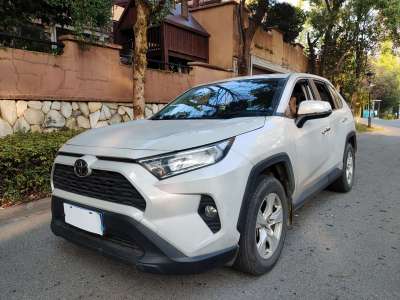 2021年11月 豐田 RAV4榮放 2.0L CVT兩驅(qū)都市版圖片