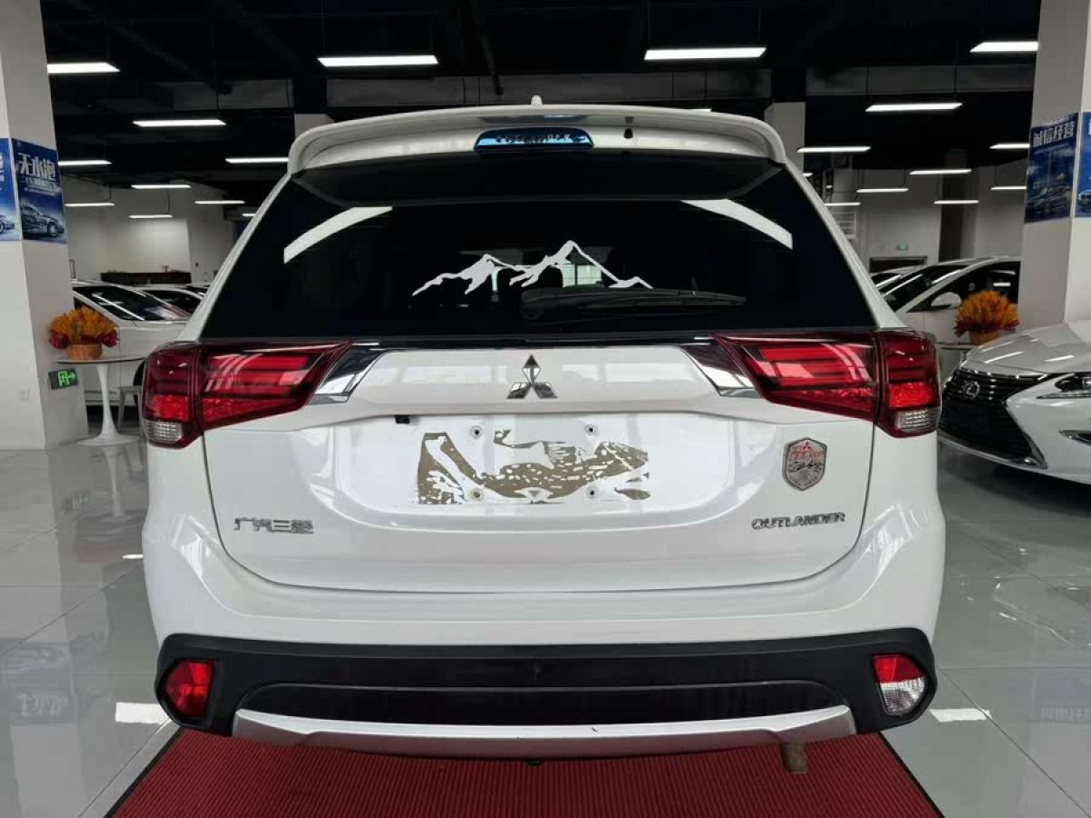三菱 歐藍德  2018款 2.0L 兩驅(qū)榮耀版 5座圖片