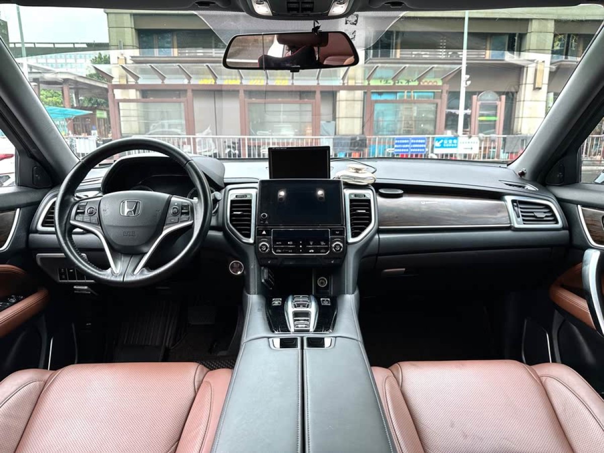 本田 UR-V  2017款 370TURBO 兩驅(qū)尊貴版圖片