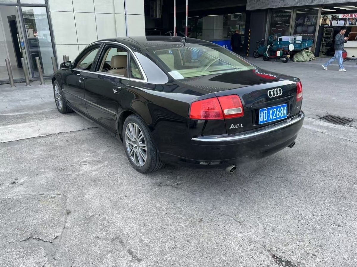 奧迪 奧迪A8  2007款 A8L 3.2 FSI 標(biāo)準(zhǔn)型圖片