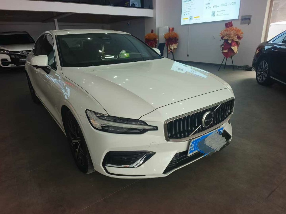 沃爾沃 S60L  2023款 B3 智行豪華版圖片