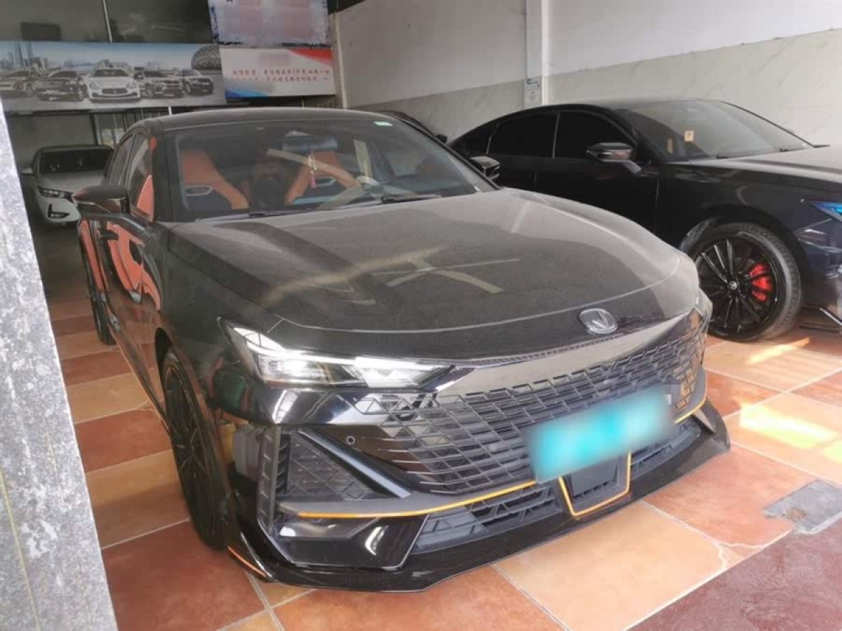 長(zhǎng)安 長(zhǎng)安UNI-V  2023款 1.5T 運(yùn)動(dòng)版圖片