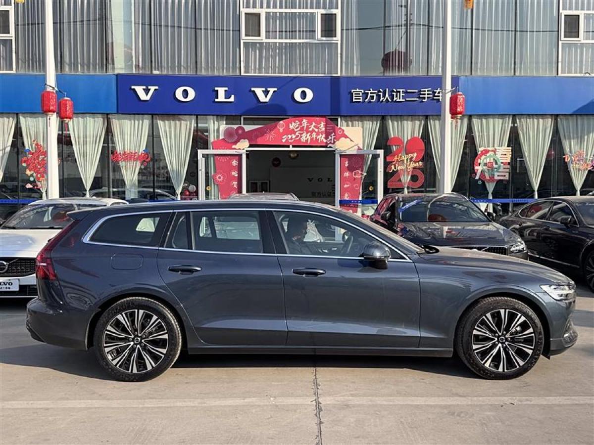 沃爾沃 V60  2024款 B5 智遠(yuǎn)豪華版圖片