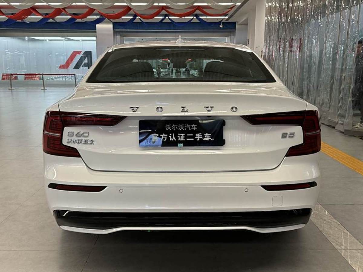 沃爾沃 S60L  2024款 B5 智雅運動版圖片