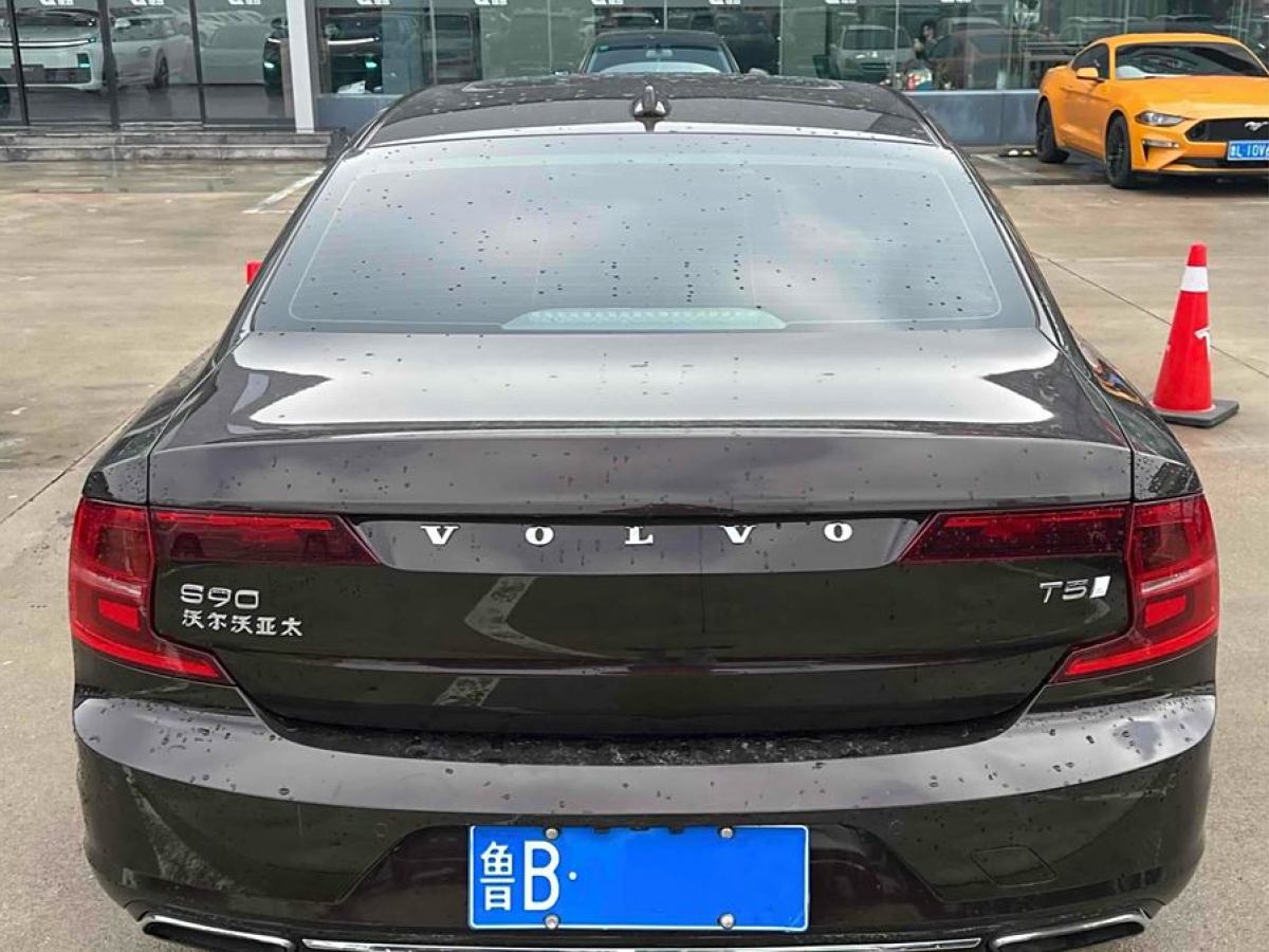 沃爾沃 S90  2018款 T4 智遠(yuǎn)版圖片