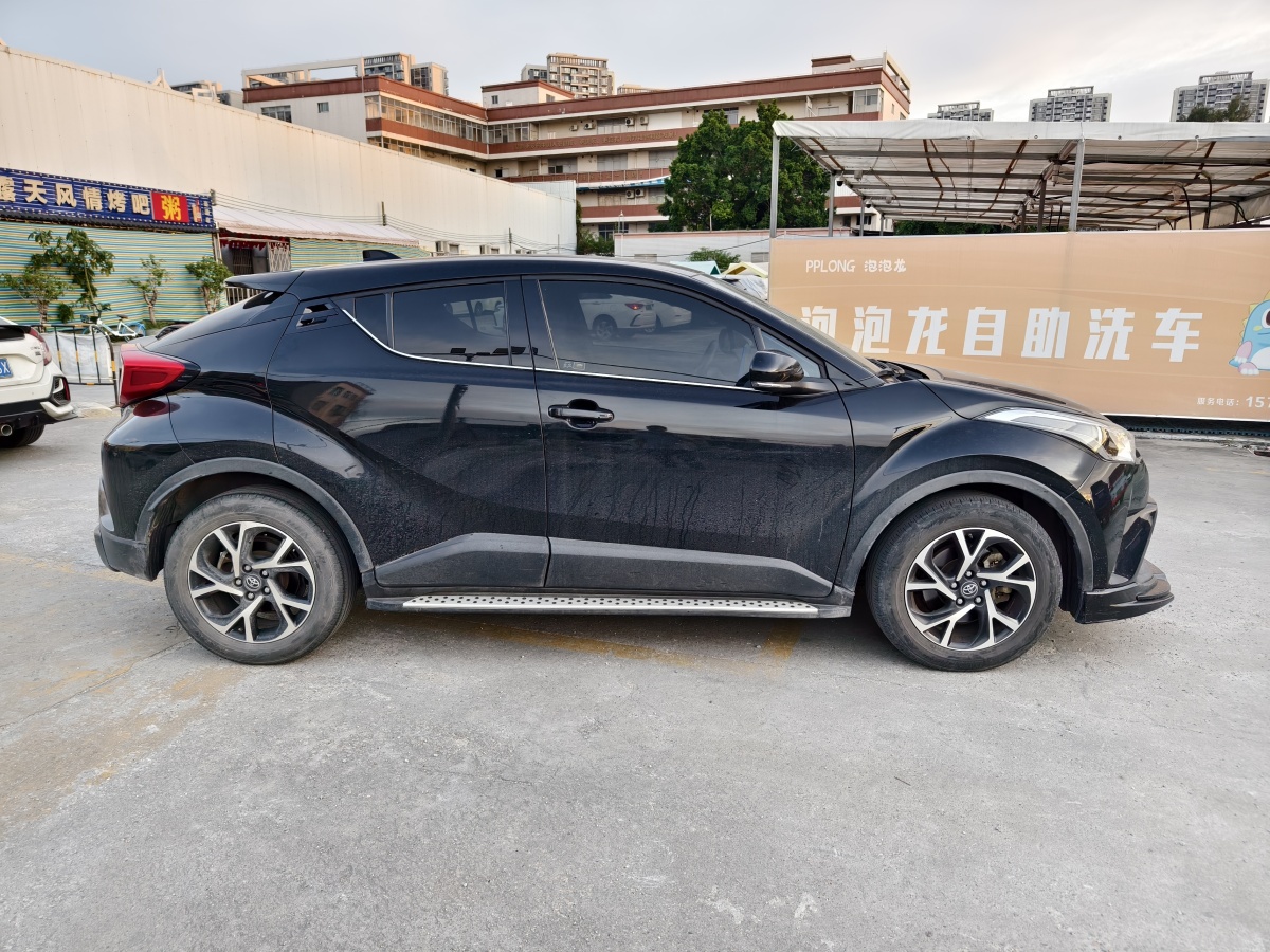 豐田 C-HR  2018款 2.0L 領(lǐng)先天窗版 國V圖片