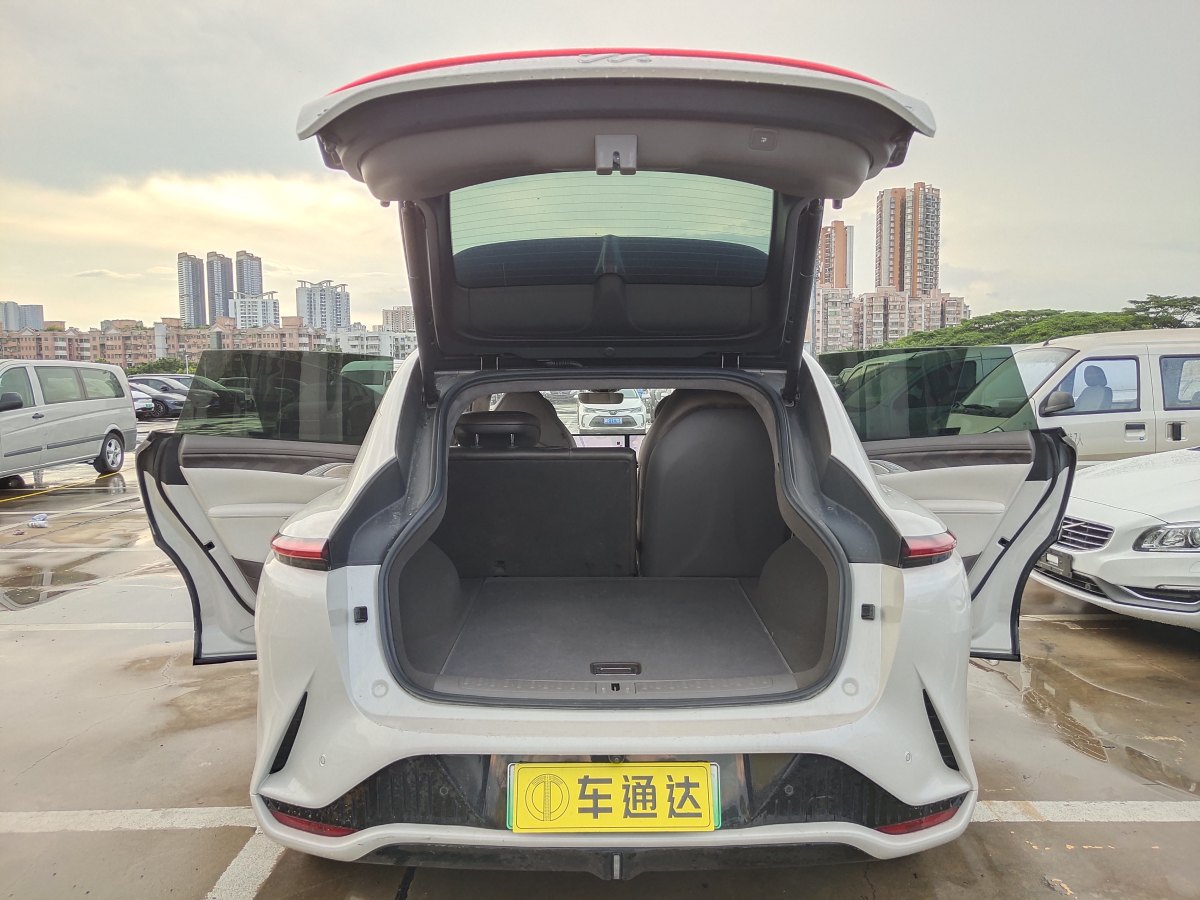 智己 智己LS7  2023款 100kWh Pro四驱版图片