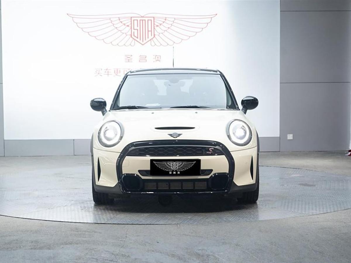 MINI MINI  2022款 改款 2.0T COOPER S 藝術(shù)家 五門版圖片