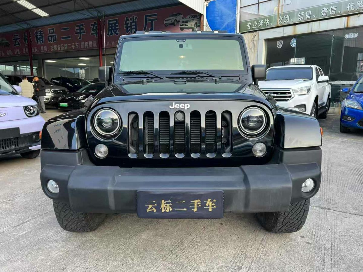 Jeep 牧馬人  2014款 2.8TD Sahara 四門版圖片