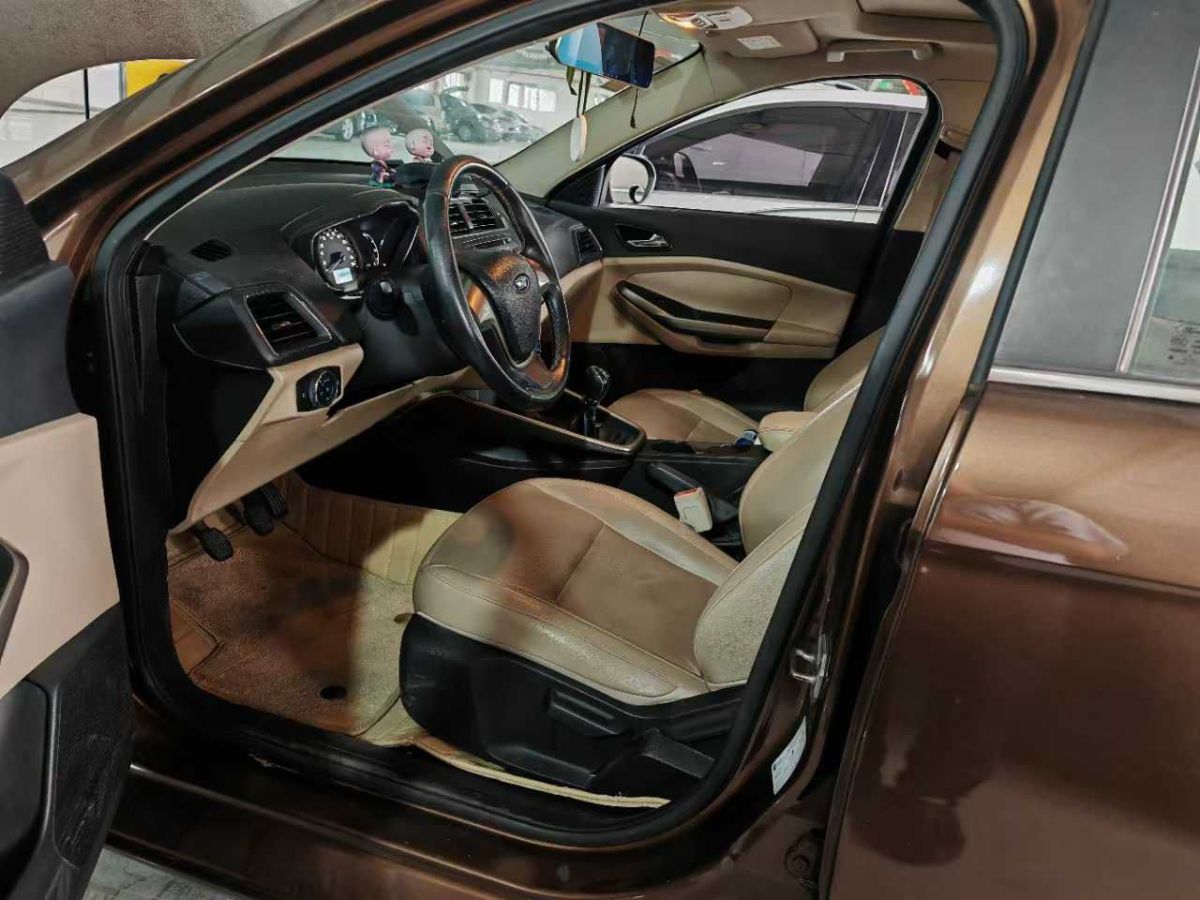 福特 福睿斯  2015款 1.5L 手動時尚型圖片