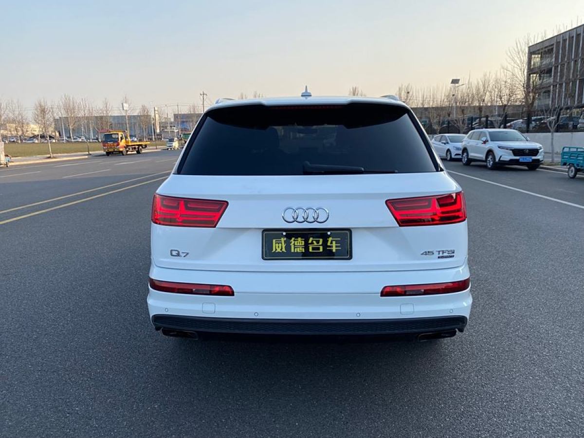 奧迪 奧迪Q7  2016款 45 TFSI S line運(yùn)動(dòng)型圖片