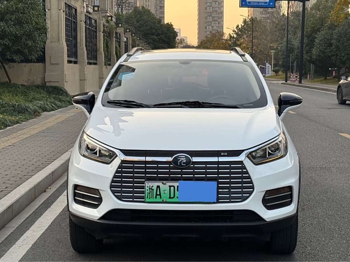 比亞迪 元新能源  2018款 EV360 智聯(lián)炫酷型圖片