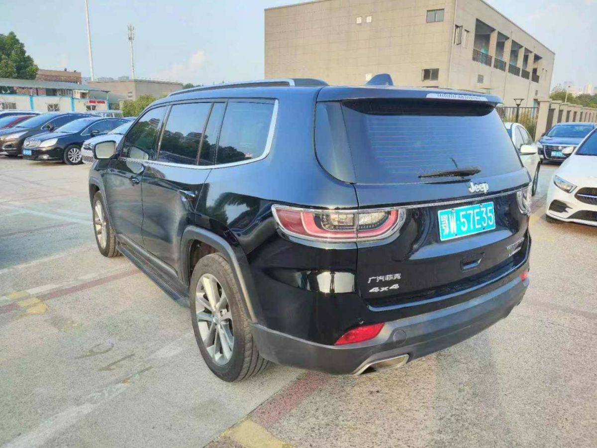 Jeep 指揮官  2018款 2.0T 兩驅(qū)進(jìn)享版圖片