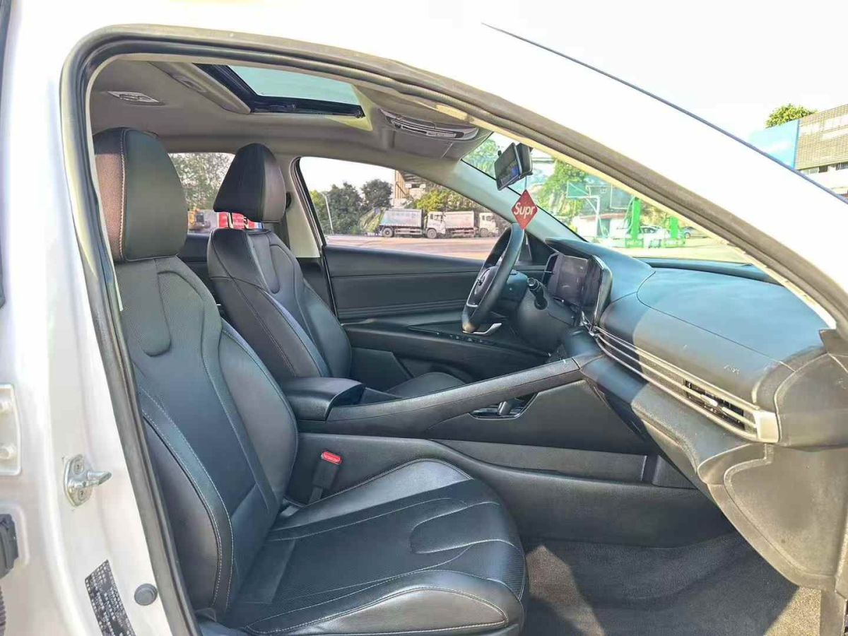 現(xiàn)代 伊蘭特  2021款 1.5L TOP旗艦版圖片