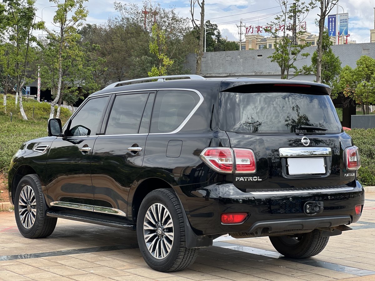 日產(chǎn) 途樂(lè)  2018款 4.0L 鉑金型圖片