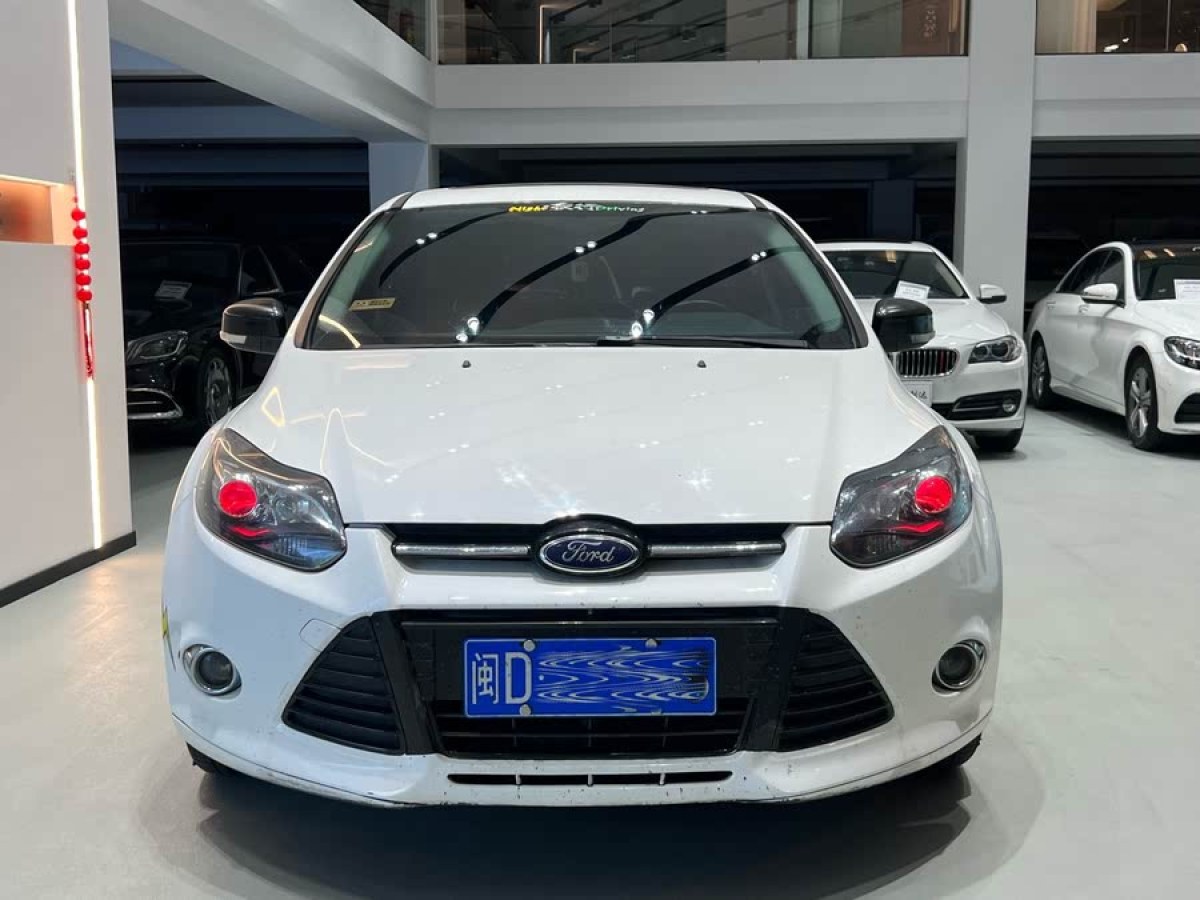 福特 福克斯  2012款 兩廂 2.0L 自動豪華運動型圖片