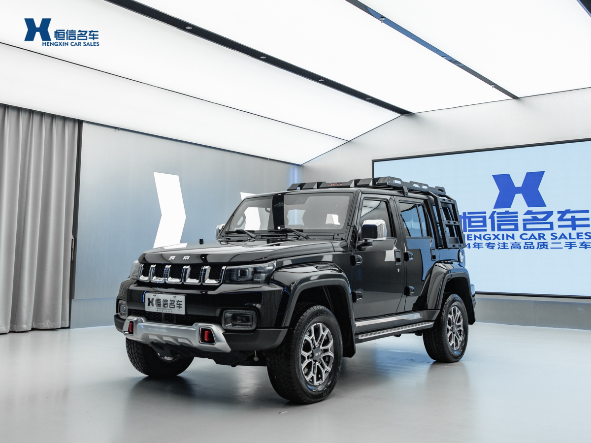 2023年1月北京 BJ40  2023款 2.0T 自動(dòng)四驅(qū)城市獵人版?zhèn)b客型