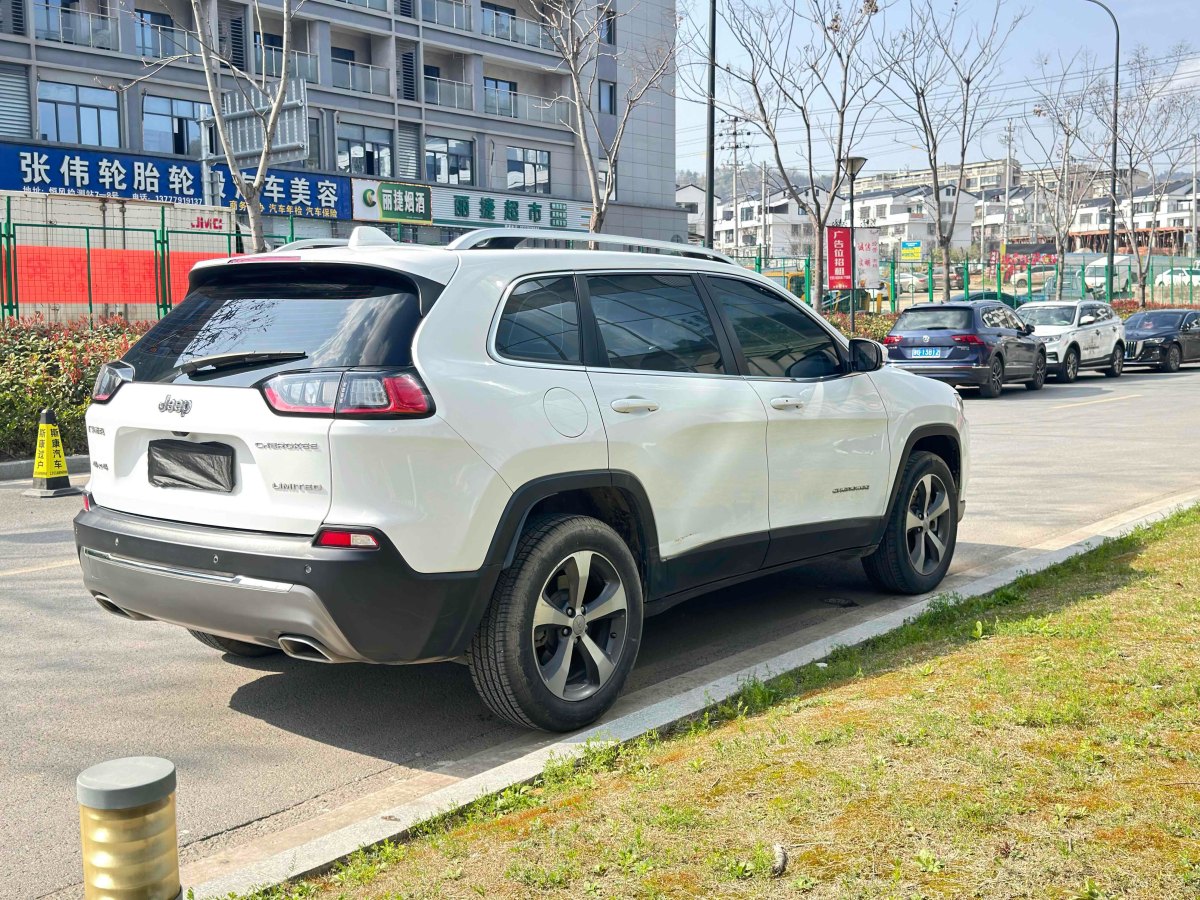 Jeep 自由光  2019款 2.0T 四驅(qū)探享版+自動(dòng)駕駛智慧包 國VI圖片