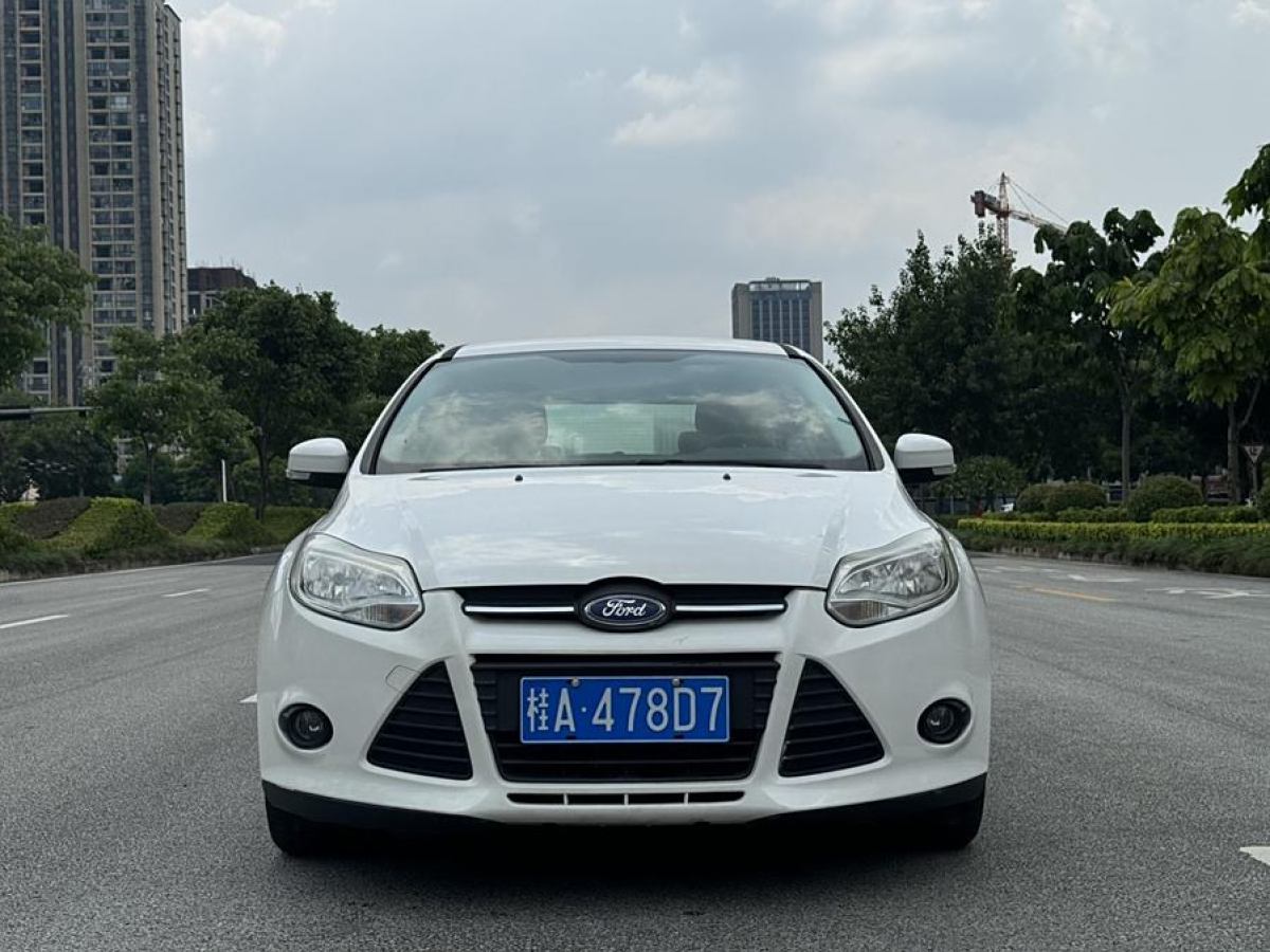 福特 ?？怂? 2012款 兩廂 1.6L 自動舒適型圖片